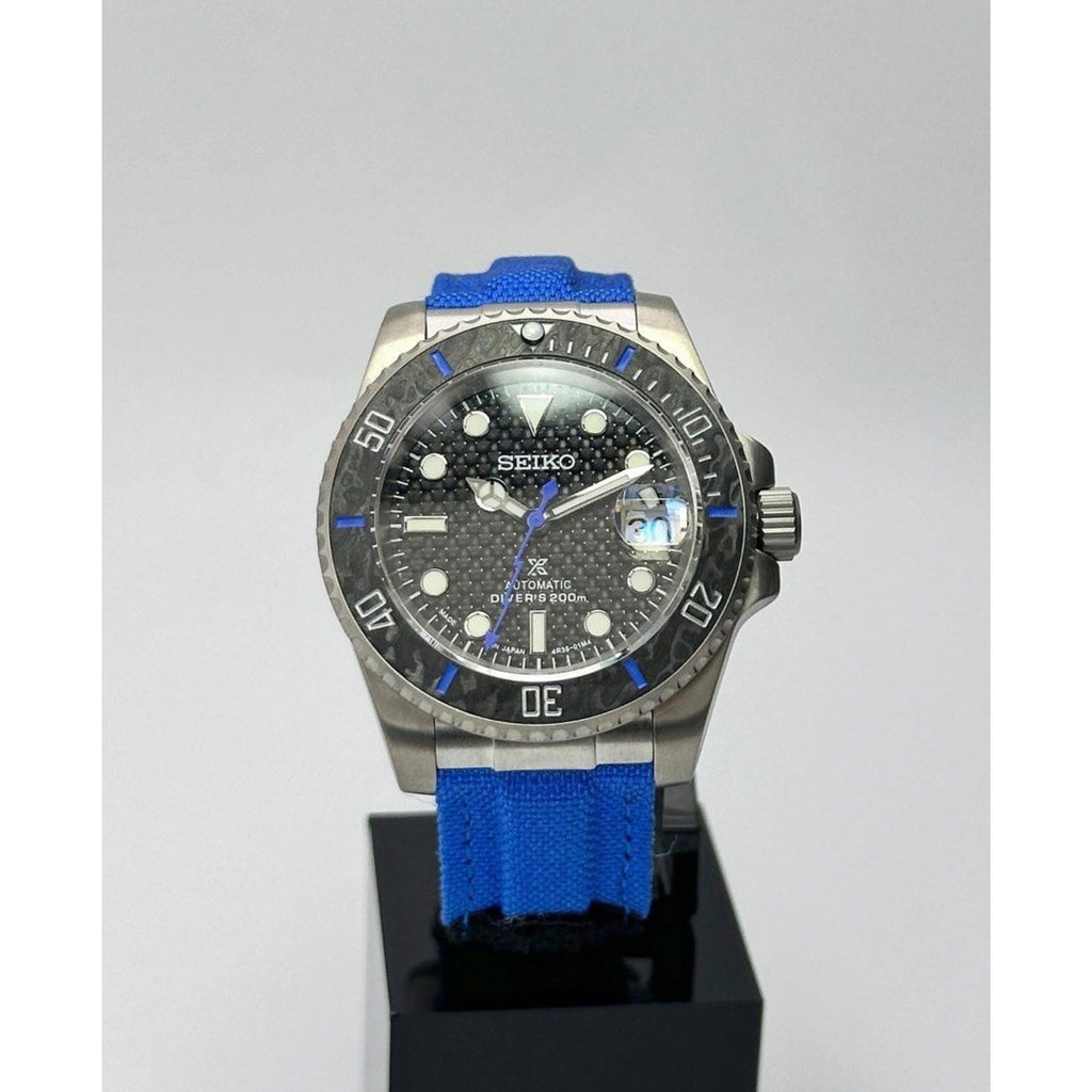 Seiko Personalizado • Submariner De Titanio Y Carbono Azul Con Cierre De Velcro • 40 Mm