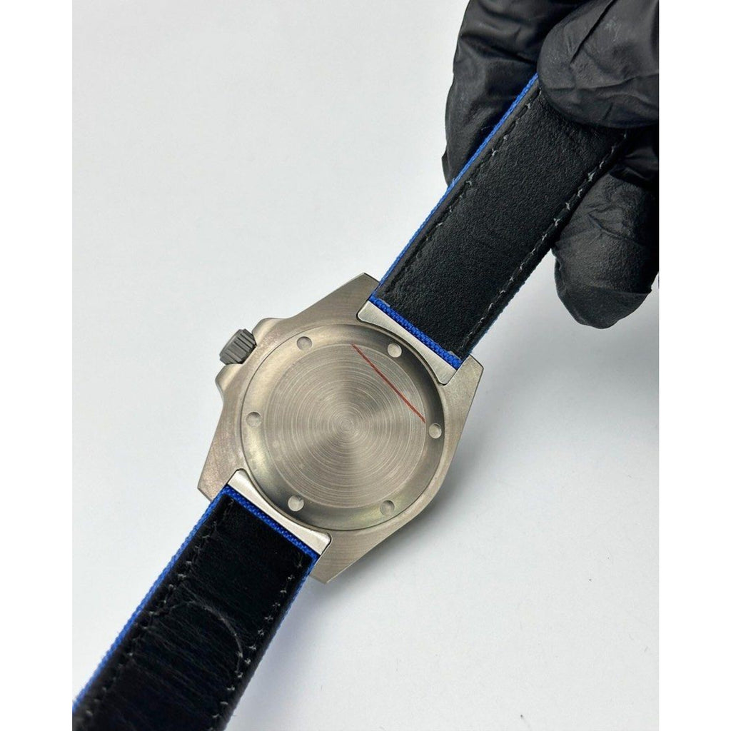 Seiko Personalizado • Submariner De Titanio Y Carbono Azul Con Cierre De Velcro • 40 Mm